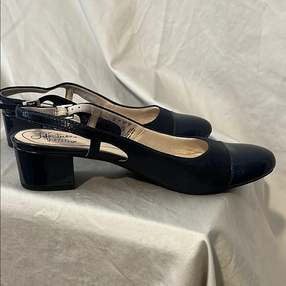 Elegant Navy Slingback Women's Shoes - Picture 3 of 5